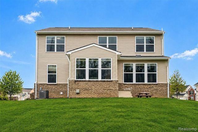 30065 Braeburn Street, New Hudson, MI 48165