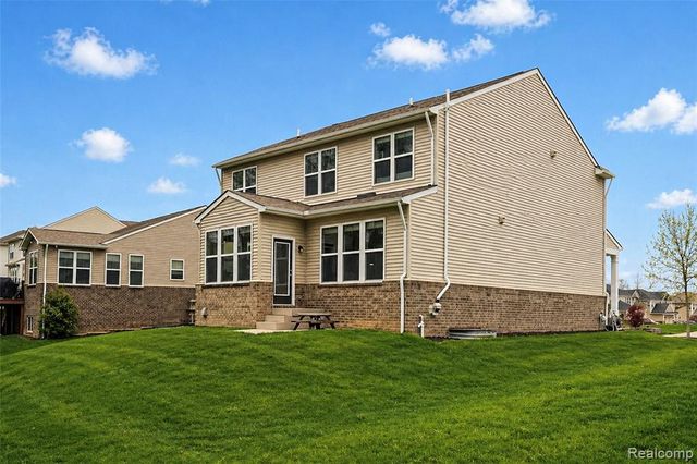 30065 Braeburn Street, New Hudson, MI 48165