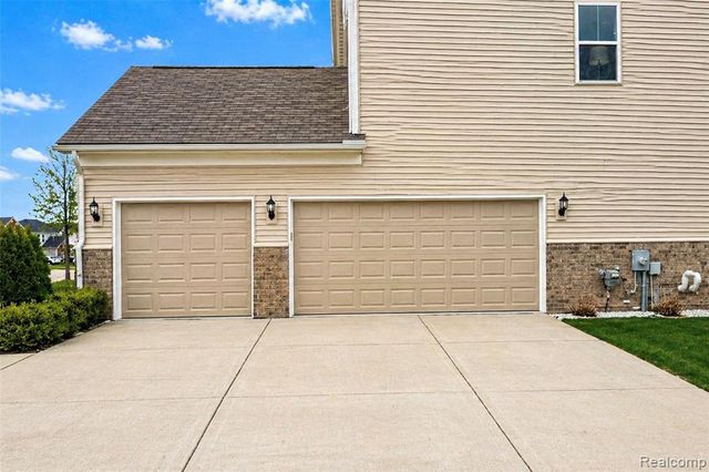 30065 Braeburn Street, New Hudson, MI 48165