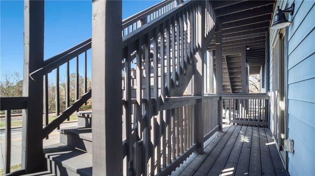 1975 Bourbon Drive, Fayetteville, AR 72703