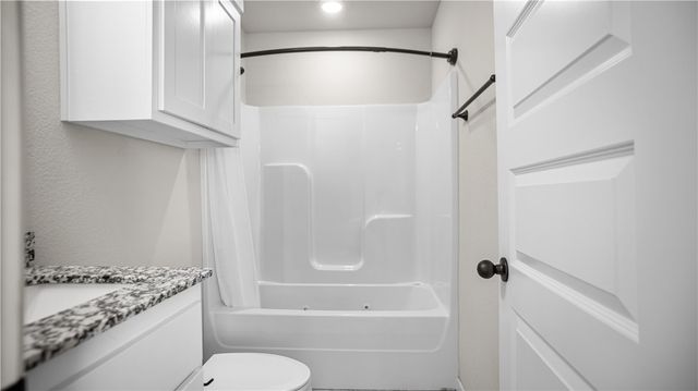 1975 Bourbon Drive, Fayetteville, AR 72703