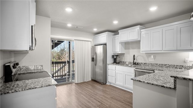 1975 Bourbon Drive, Fayetteville, AR 72703