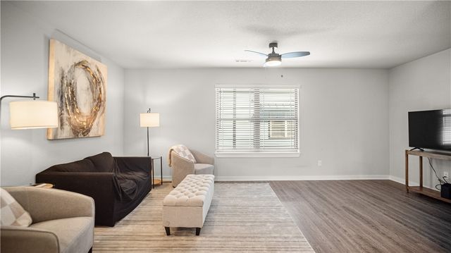 1975 Bourbon Drive, Fayetteville, AR 72703