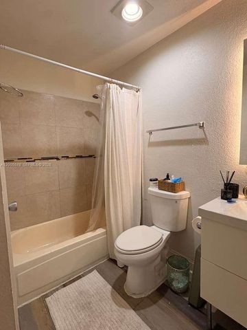 833 Riverside Dr 834, Coral Springs, FL 33071