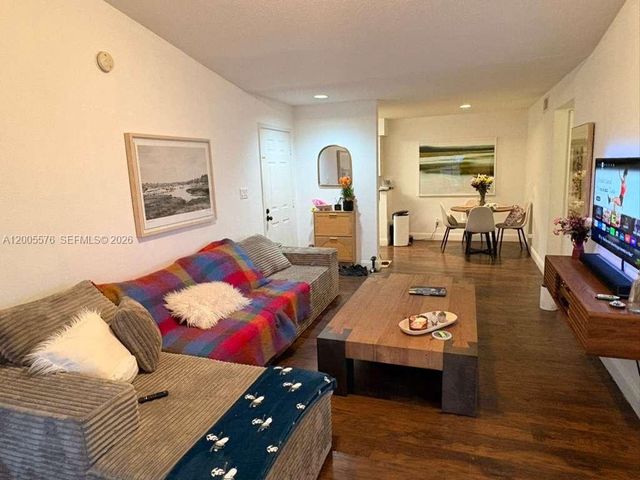 833 Riverside Dr 834, Coral Springs, FL 33071