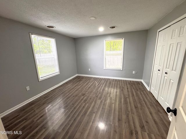 6143 Seaman Road, Oregon, OH 43616
