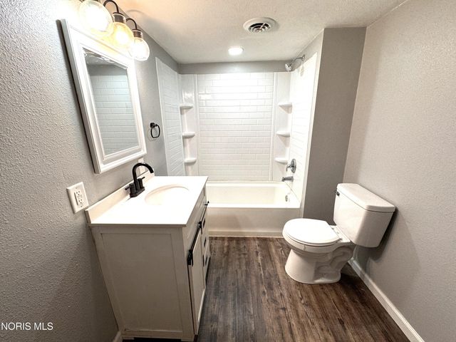 6143 Seaman Road, Oregon, OH 43616