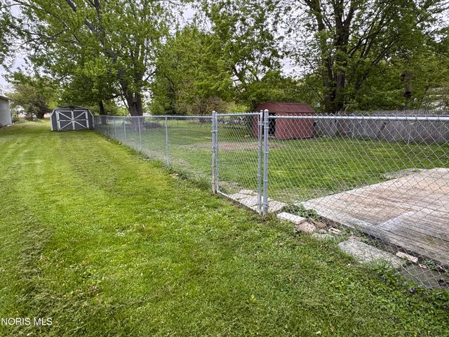 6143 Seaman Road, Oregon, OH 43616