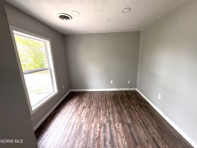 6143 Seaman Road, Oregon, OH 43616