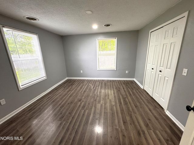 6143 Seaman Road, Oregon, OH 43616
