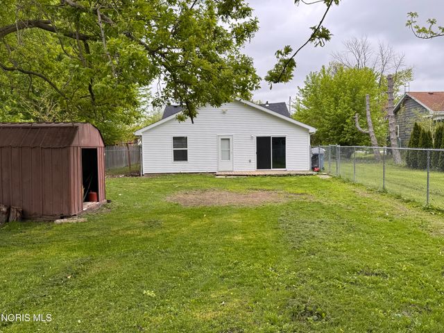 6143 Seaman Road, Oregon, OH 43616