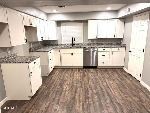6143 Seaman Road, Oregon, OH 43616