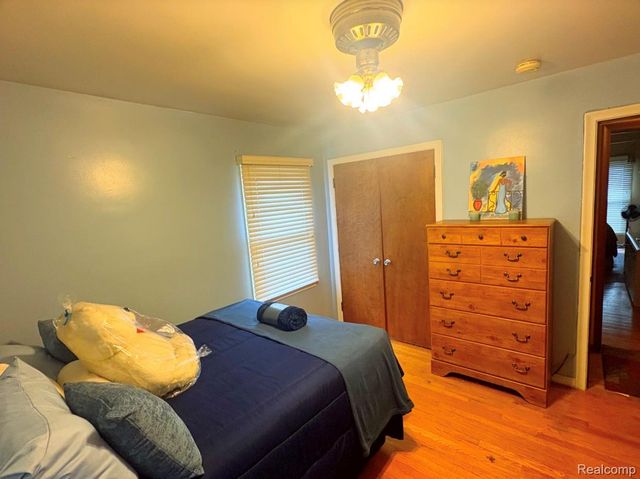 17619 Sprenger Avenue, Eastpointe, MI 48021