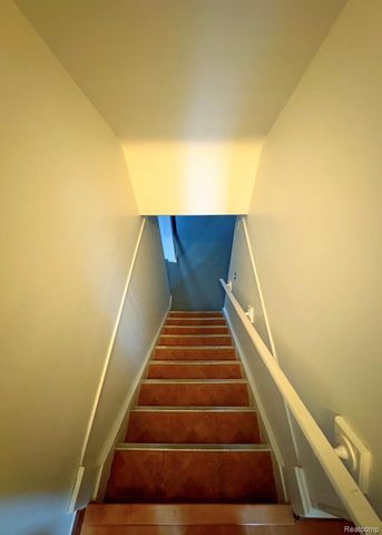 17619 Sprenger Avenue, Eastpointe, MI 48021