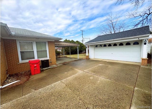 17619 Sprenger Avenue, Eastpointe, MI 48021