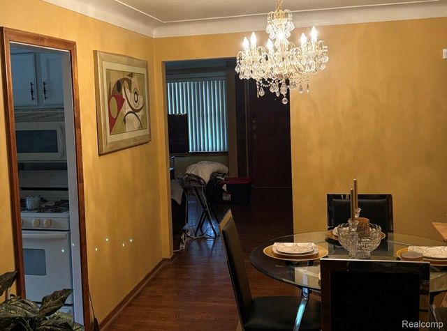 17619 Sprenger Avenue, Eastpointe, MI 48021