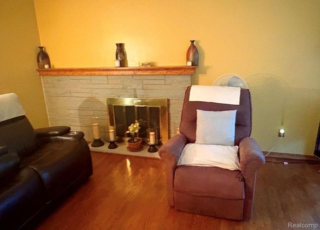 17619 Sprenger Avenue, Eastpointe, MI 48021