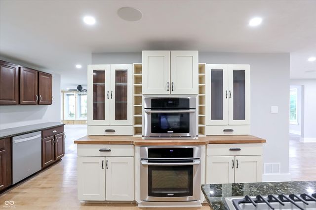 12604 Markay Drive, Fishers, IN 46038