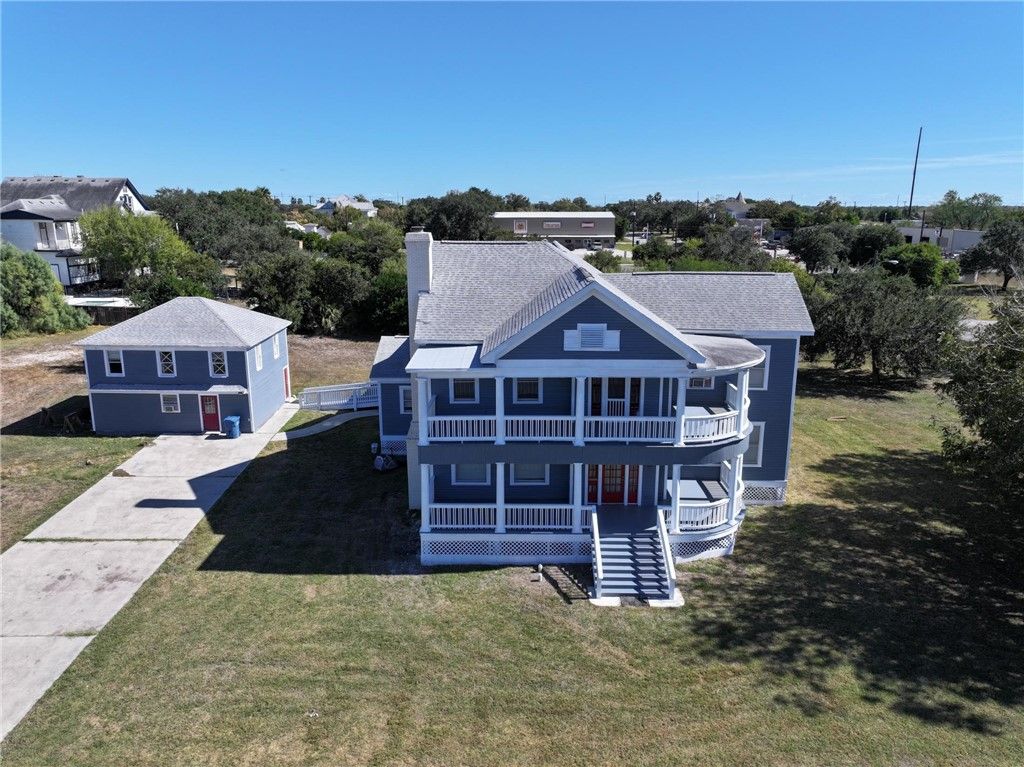909 Power St, Refugio, TX 78377 — exterior