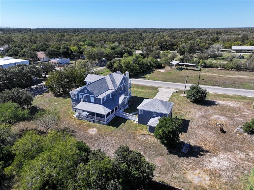 909 Power St, Refugio, TX 78377 — photo 4