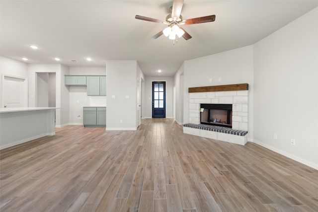 2461 Blackjack Oak Road, Oak Ridge, TX 75161