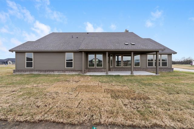 2461 Blackjack Oak Road, Oak Ridge, TX 75161