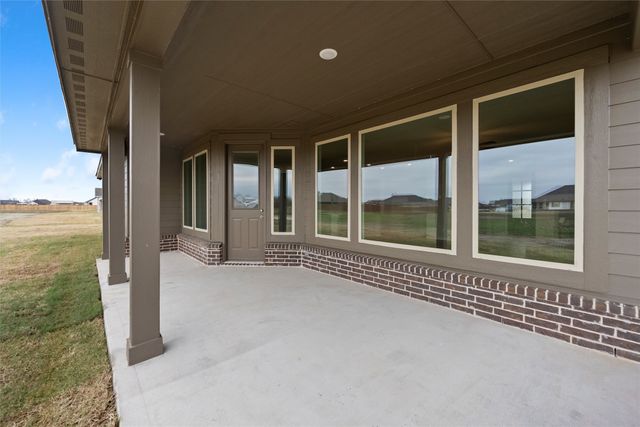 2461 Blackjack Oak Road, Oak Ridge, TX 75161