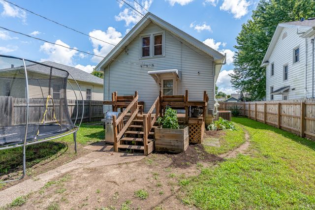 2712 Carey Avenue, Davenport, IA 52803