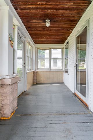 2712 Carey Avenue, Davenport, IA 52803