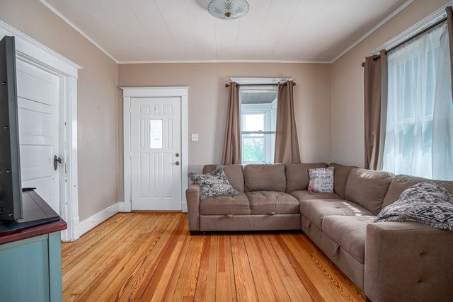 2712 Carey Avenue, Davenport, IA 52803