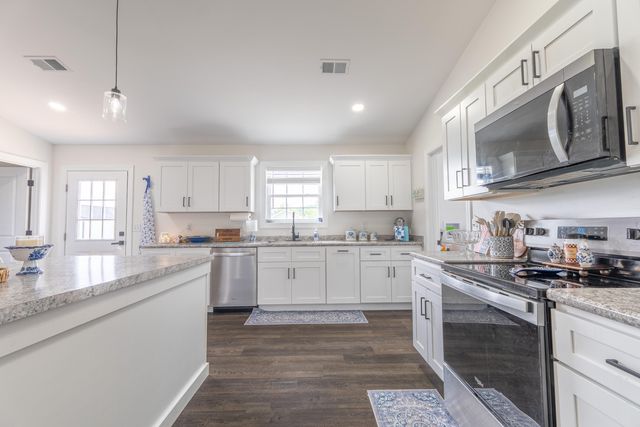 447 Highway 1676, Science Hill, KY 42553
