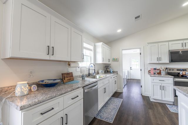447 Highway 1676, Science Hill, KY 42553