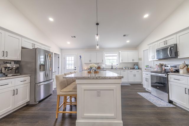 447 Highway 1676, Science Hill, KY 42553