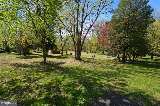 188 CHURCH ST E, Beverly, NJ 08010