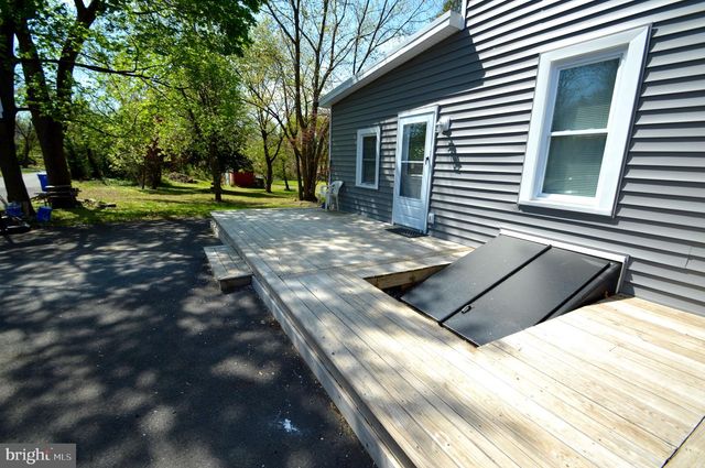 188 CHURCH ST E, Beverly, NJ 08010