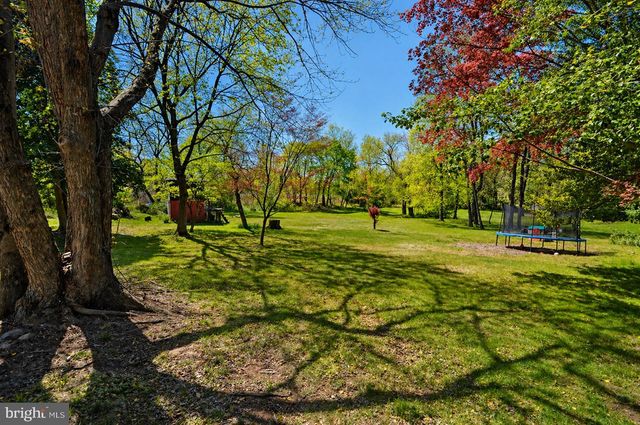 188 CHURCH ST E, Beverly, NJ 08010