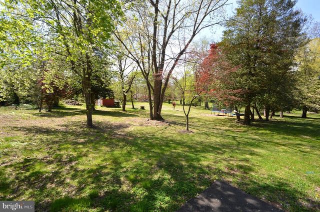 188 CHURCH ST E, Beverly, NJ 08010