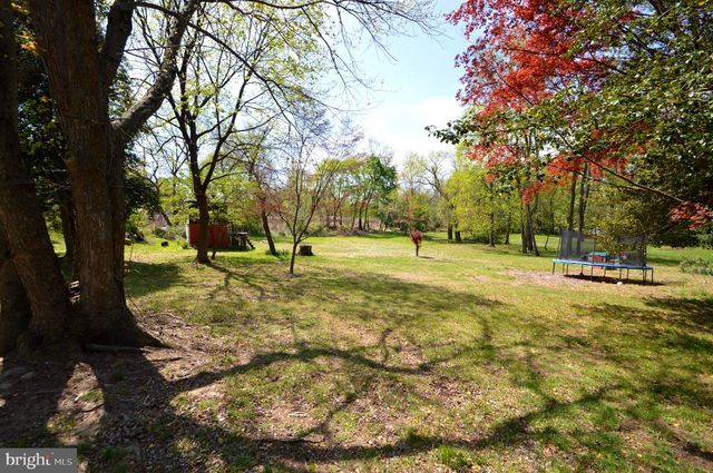 188 CHURCH ST E, Beverly, NJ 08010