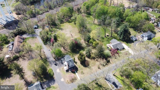 188 CHURCH ST E, Beverly, NJ 08010