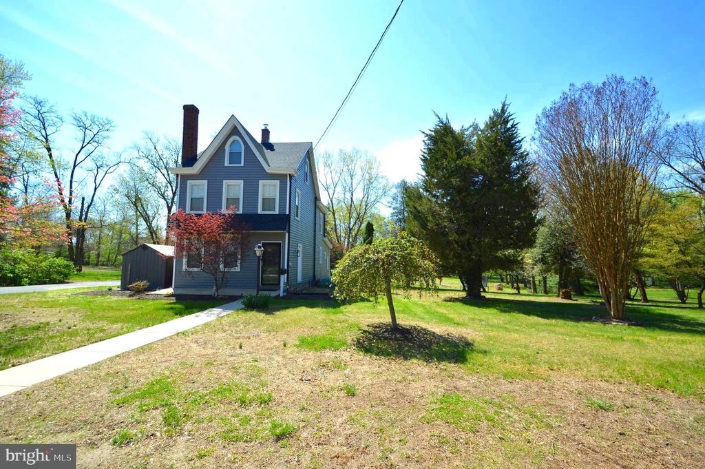 188 CHURCH ST E, Beverly, NJ 08010