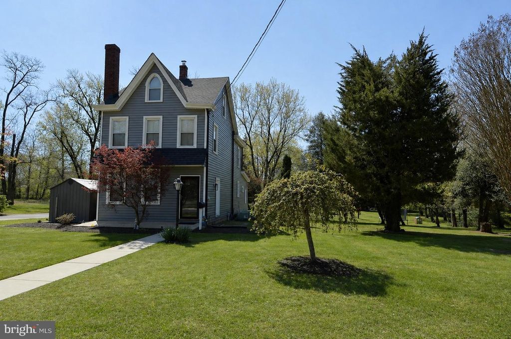 188 CHURCH ST E, Beverly, NJ 08010