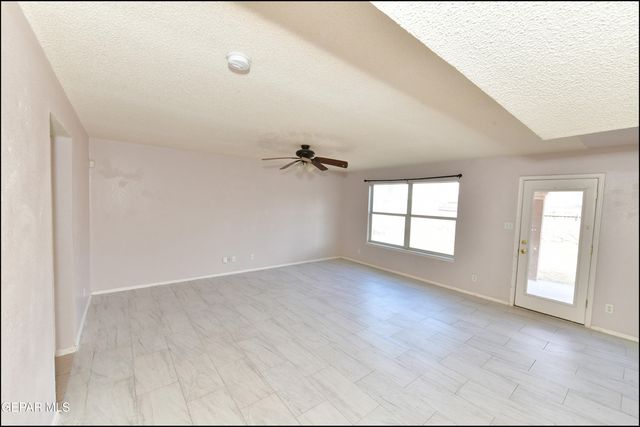 404 Desert Chicory Street, Horizon City, TX 79928