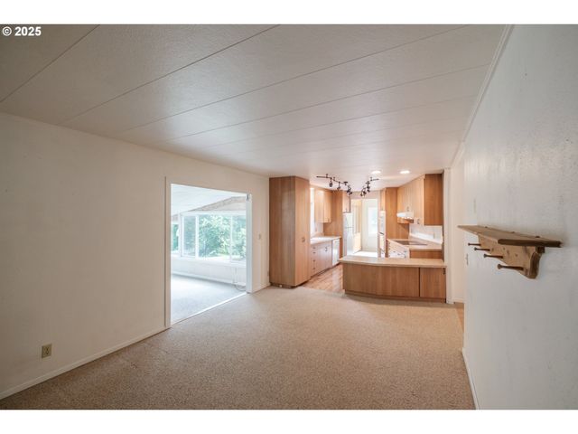 42024 CLARK SMITH Dr, Lebanon, OR 97355