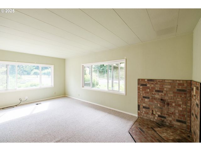 42024 CLARK SMITH Dr, Lebanon, OR 97355