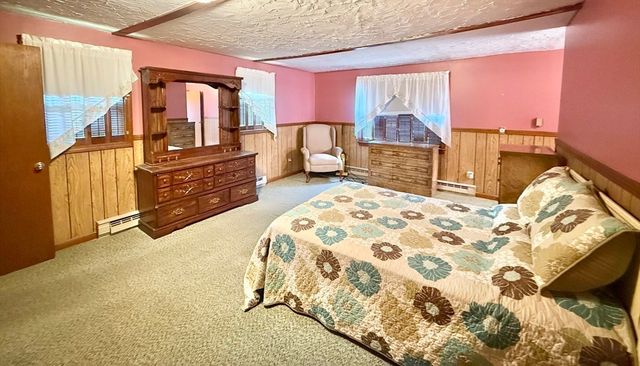 31 Pomeroy St, Easthampton, MA 01027