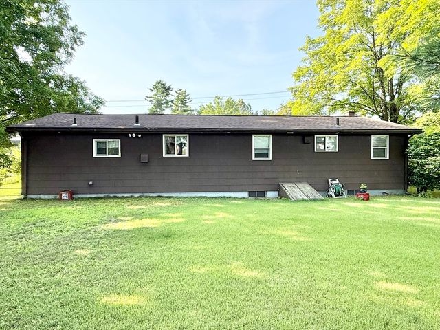 31 Pomeroy St, Easthampton, MA 01027