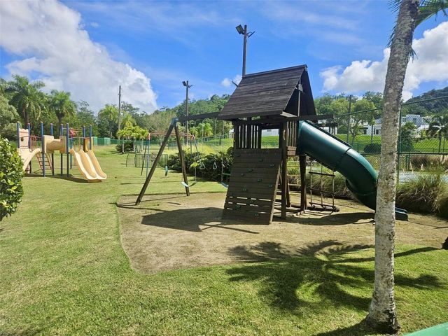 H 11 CAGUAS REAL, TORRES DEL ORO, Caguas, PR 00725