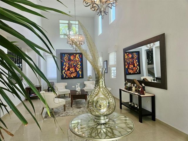 H 11 CAGUAS REAL, TORRES DEL ORO, Caguas, PR 00725