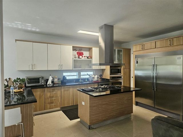 H 11 CAGUAS REAL, TORRES DEL ORO, Caguas, PR 00725