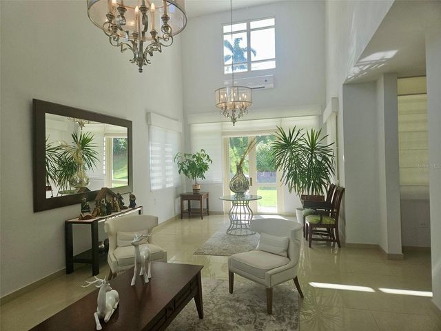 H 11 CAGUAS REAL, TORRES DEL ORO, Caguas, PR 00725